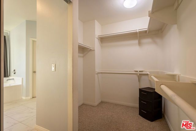 18404 Arminta Street, Reseda (los Angeles), CA 91335