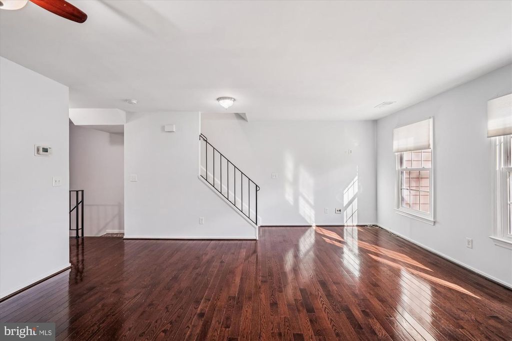 Image 11 of property listing at 12310 SWEETBOUGH CT #85, Gaithersburg, MD 20878
