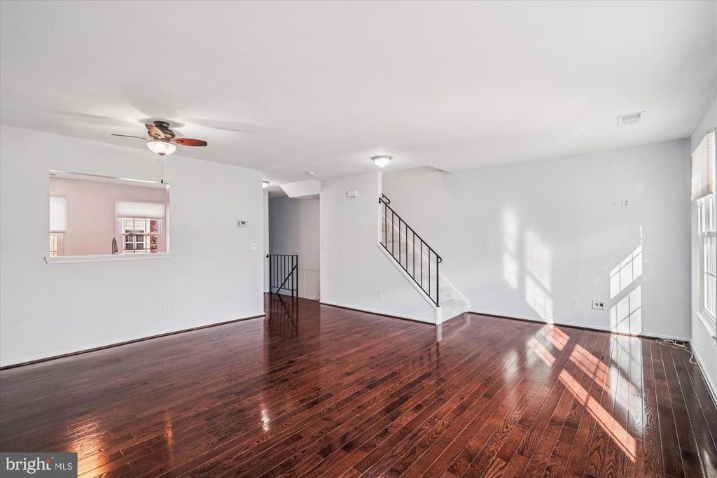 Image 12 of property listing at 12310 SWEETBOUGH CT #85, Gaithersburg, MD 20878