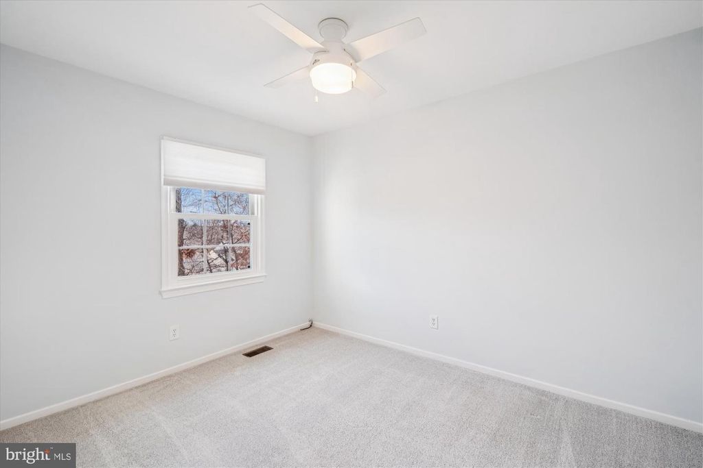 Image 19 of property listing at 12310 SWEETBOUGH CT #85, Gaithersburg, MD 20878