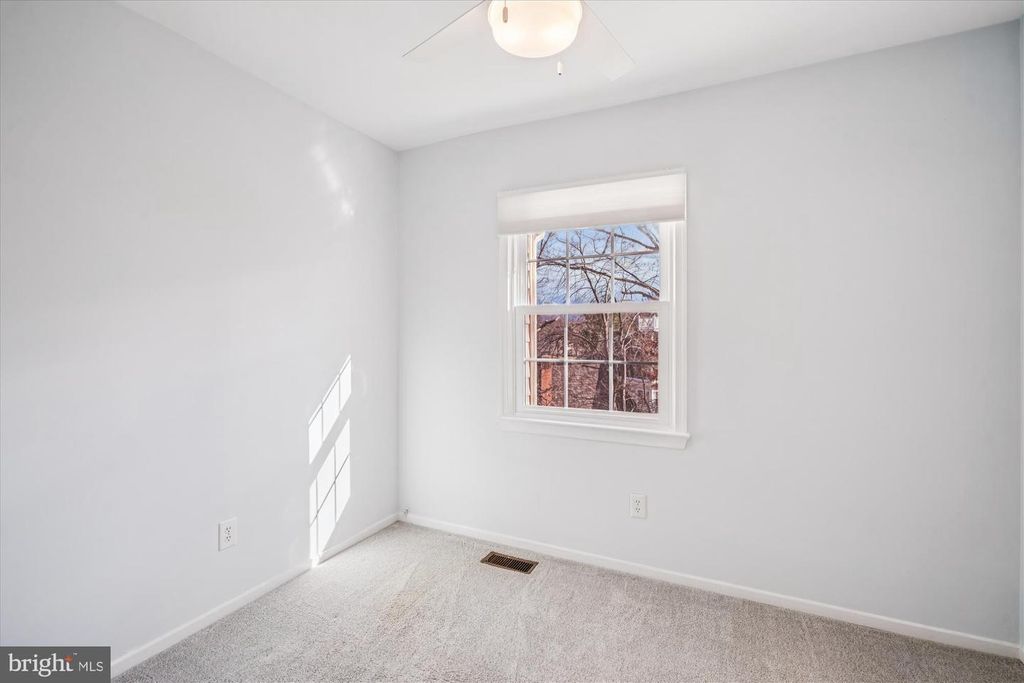Image 21 of property listing at 12310 SWEETBOUGH CT #85, Gaithersburg, MD 20878
