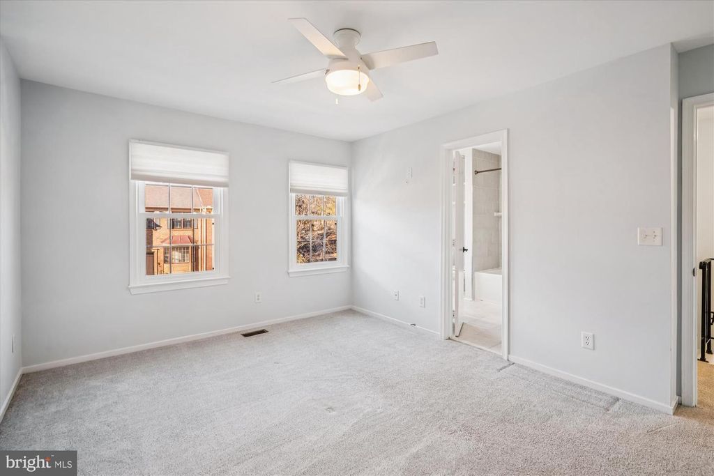 Image 24 of property listing at 12310 SWEETBOUGH CT #85, Gaithersburg, MD 20878