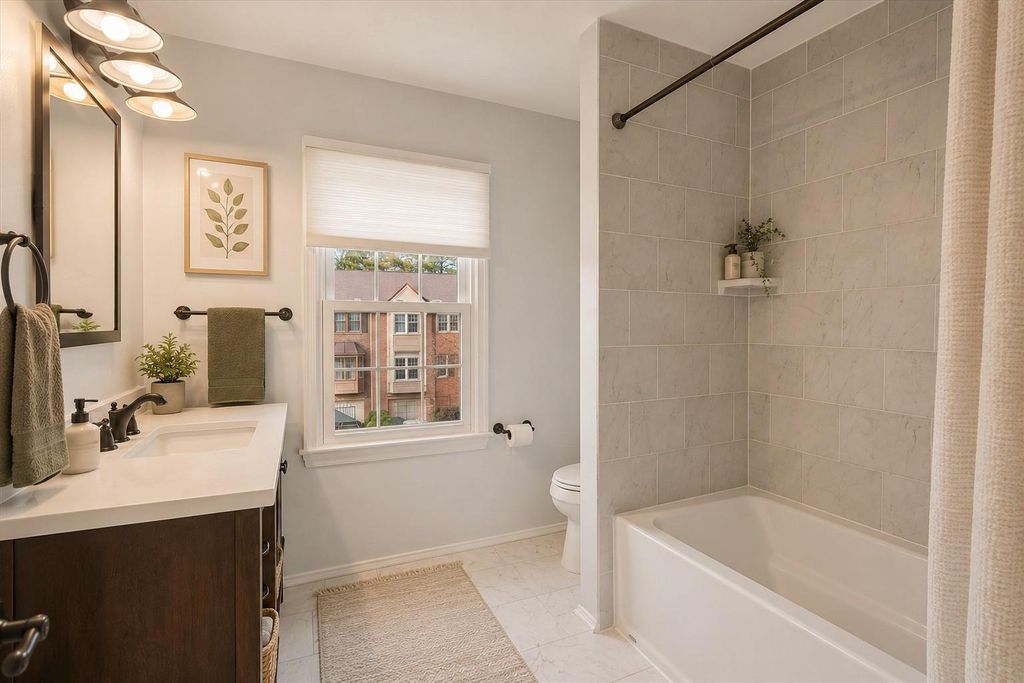 Image 25 of property listing at 12310 SWEETBOUGH CT #85, Gaithersburg, MD 20878