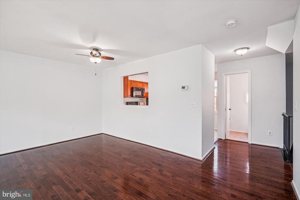 Image 4 of property listing at 12310 SWEETBOUGH CT #85, Gaithersburg, MD 20878