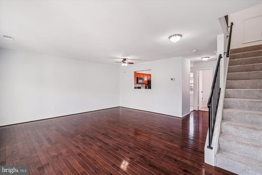 Image 5 of property listing at 12310 SWEETBOUGH CT #85, Gaithersburg, MD 20878