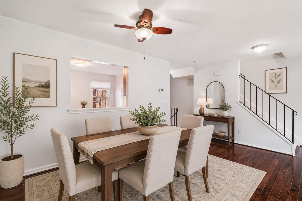 Image 6 of property listing at 12310 SWEETBOUGH CT #85, Gaithersburg, MD 20878