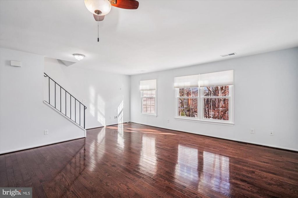 Image 9 of property listing at 12310 SWEETBOUGH CT #85, Gaithersburg, MD 20878