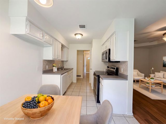6505 Big Springs Drive, Arlington, TX 76001