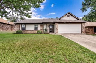 772 Hampshire Drive, Burleson, TX 76028