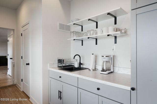 3028 Belknap Beach Rd, Prospect, KY 40059