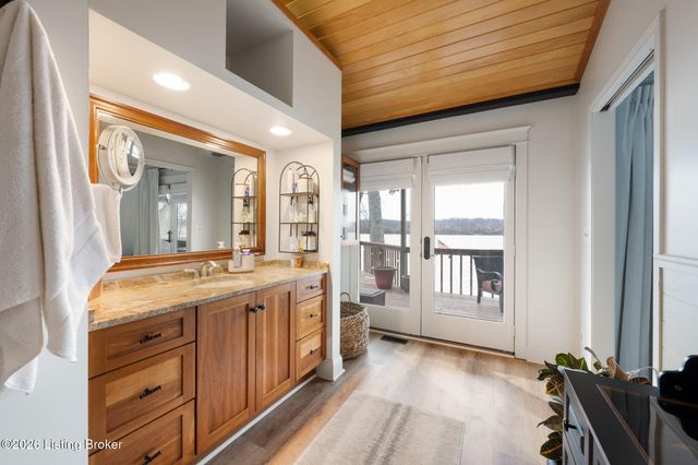 3028 Belknap Beach Rd, Prospect, KY 40059