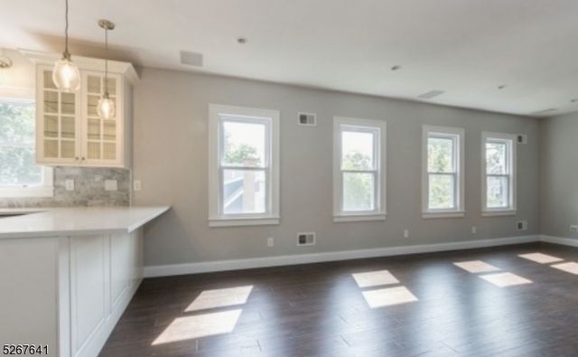 92 3rd Avenue, Garwood Boro, NJ 07027