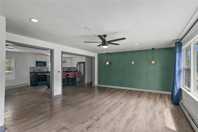 172 Knotty Oak Road, Coventry, RI 02816