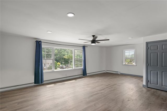 172 Knotty Oak Road, Coventry, RI 02816