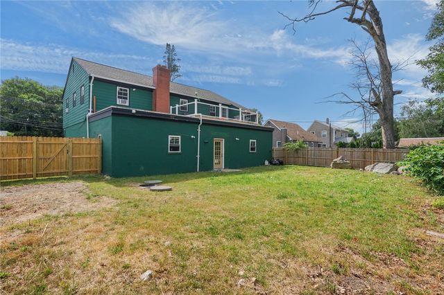 172 Knotty Oak Road, Coventry, RI 02816