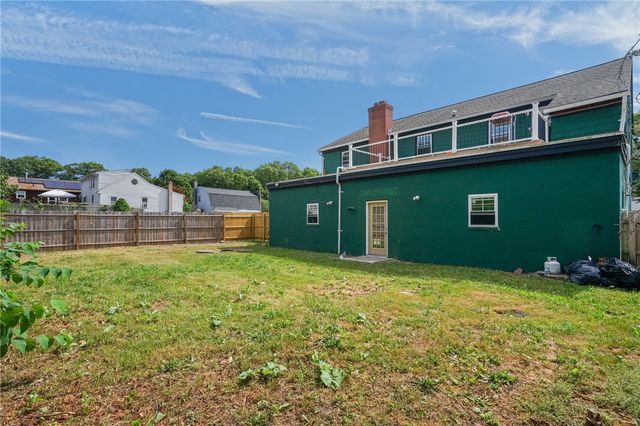 172 Knotty Oak Road, Coventry, RI 02816