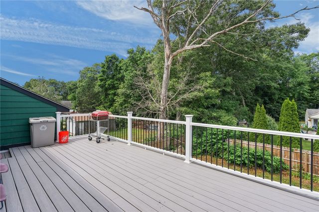 172 Knotty Oak Road, Coventry, RI 02816