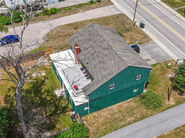 172 Knotty Oak Road, Coventry, RI 02816