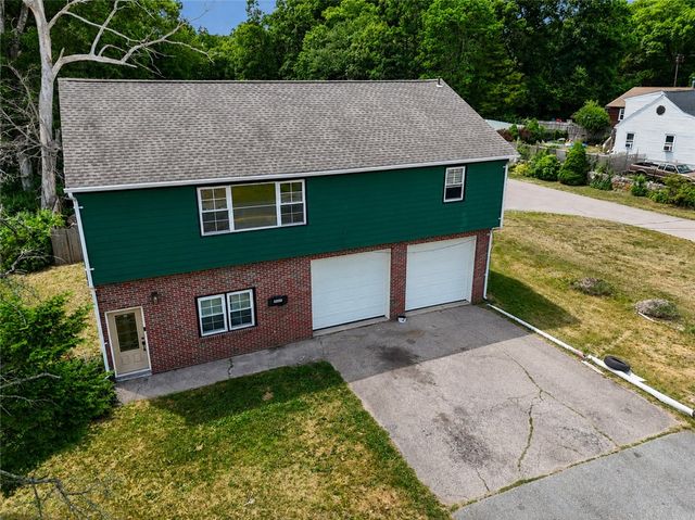 172 Knotty Oak Road, Coventry, RI 02816