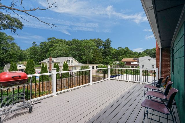 172 Knotty Oak Road, Coventry, RI 02816