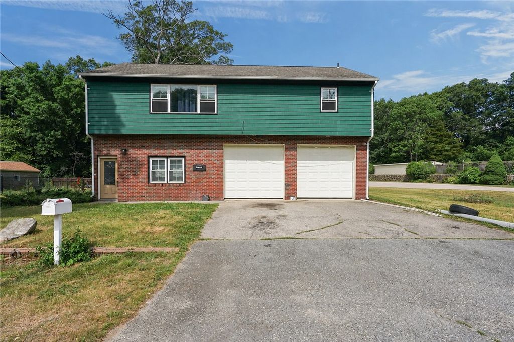 172 Knotty Oak Road, Coventry, RI 02816