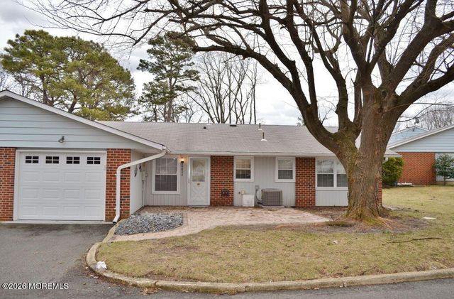 902A Dumbarton Drive, Lakewood, NJ 08701