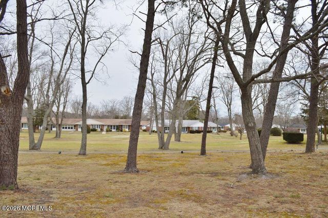 902A Dumbarton Drive, Lakewood, NJ 08701