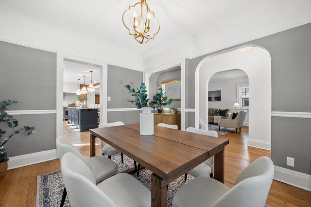 5961 N Kent AVENUE, Whitefish Bay, WI 53217