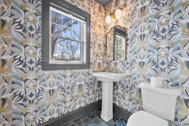 5961 N Kent AVENUE, Whitefish Bay, WI 53217