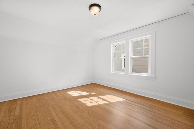 5961 N Kent AVENUE, Whitefish Bay, WI 53217