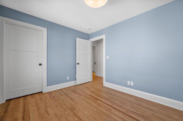 5961 N Kent AVENUE, Whitefish Bay, WI 53217