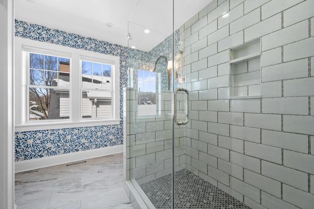 5961 N Kent AVENUE, Whitefish Bay, WI 53217