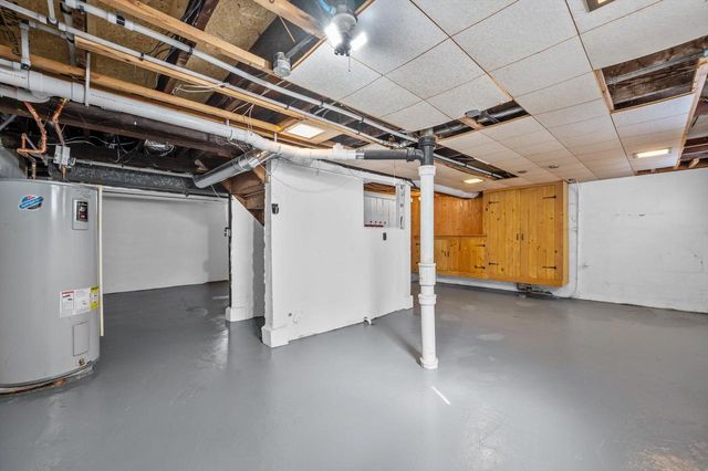 5961 N Kent AVENUE, Whitefish Bay, WI 53217