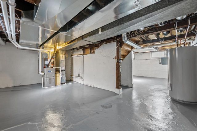 5961 N Kent AVENUE, Whitefish Bay, WI 53217