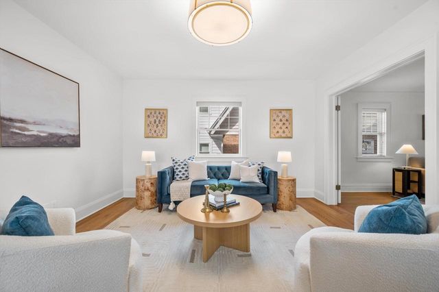 5961 N Kent AVENUE, Whitefish Bay, WI 53217