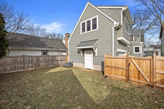 5961 N Kent AVENUE, Whitefish Bay, WI 53217