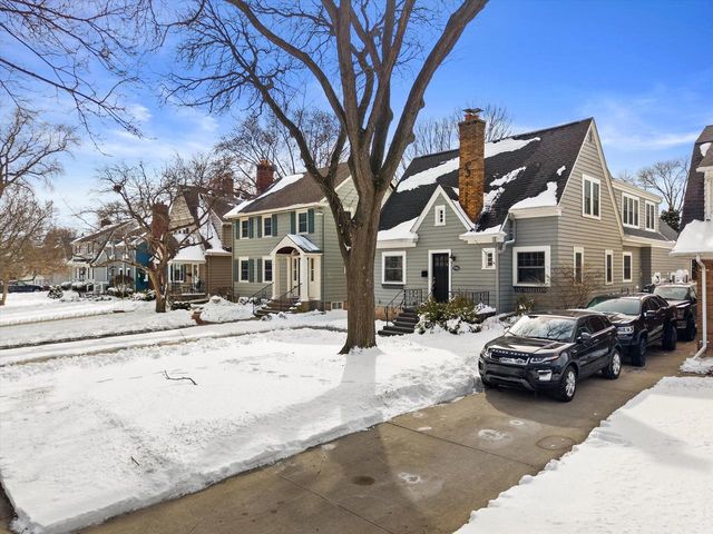 5961 N Kent AVENUE, Whitefish Bay, WI 53217