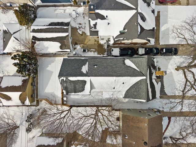 5961 N Kent AVENUE, Whitefish Bay, WI 53217