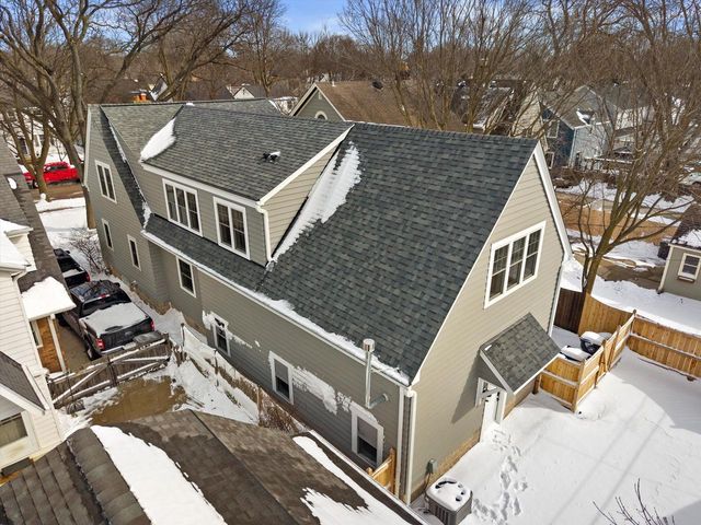 5961 N Kent AVENUE, Whitefish Bay, WI 53217