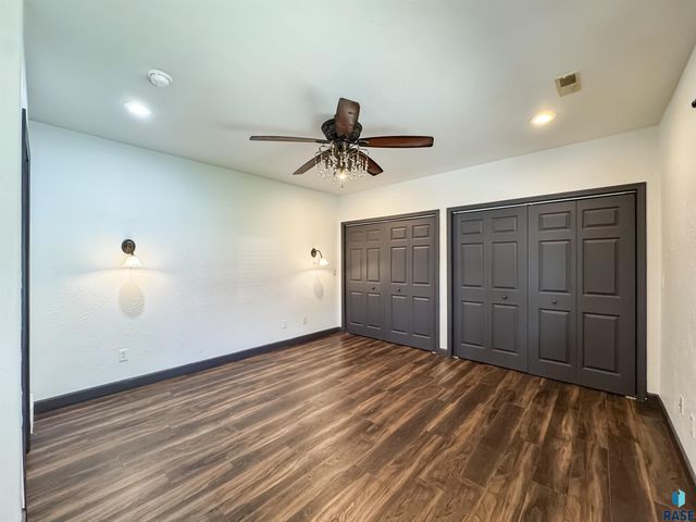 207 E 30th St Street, Sioux Falls, SD 57105