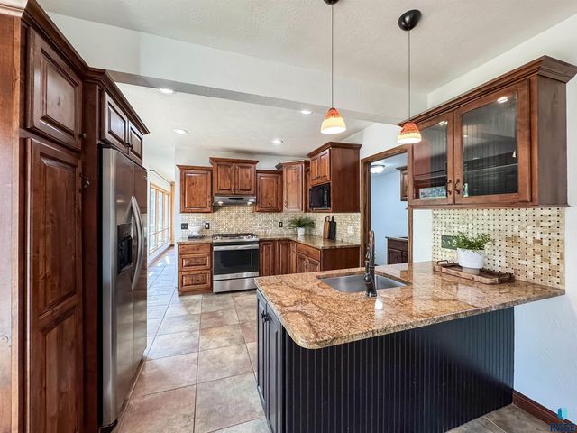 207 E 30th St Street, Sioux Falls, SD 57105