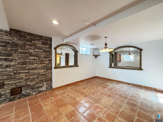 207 E 30th St Street, Sioux Falls, SD 57105