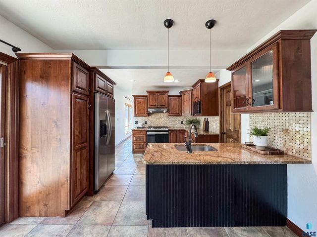 207 E 30th St Street, Sioux Falls, SD 57105