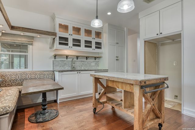 101 Campden Cir, San Antonio, TX 78218