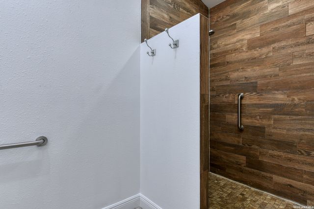 101 Campden Cir, San Antonio, TX 78218