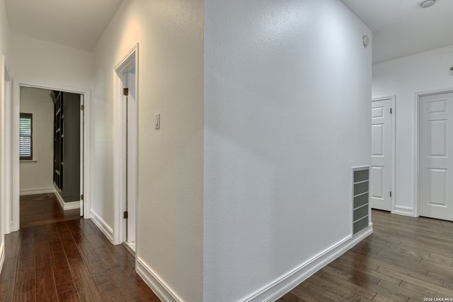 101 Campden Cir, San Antonio, TX 78218