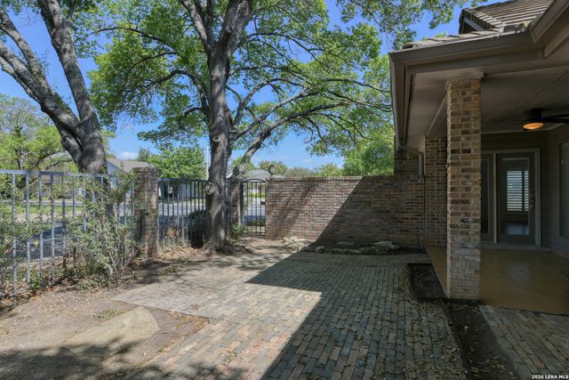 101 Campden Cir, San Antonio, TX 78218