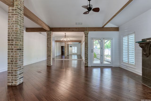 101 Campden Cir, San Antonio, TX 78218