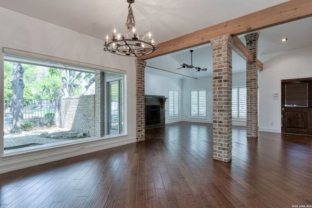 101 Campden Cir, San Antonio, TX 78218