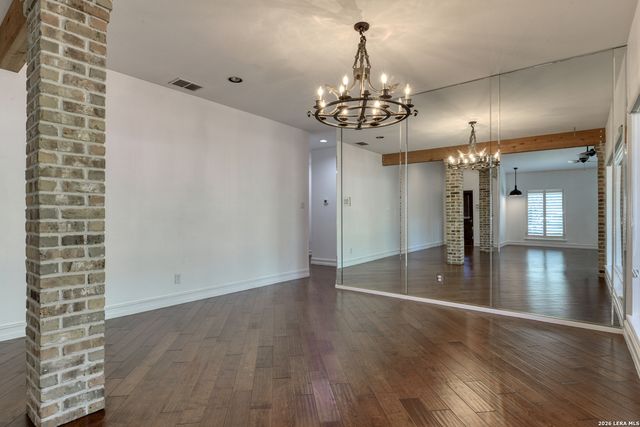 101 Campden Cir, San Antonio, TX 78218